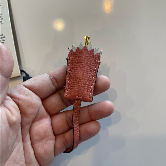 BURBERRY Pallas Head Charm With Lock & Key NWT - Picture 3 of 12